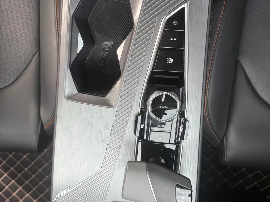 CHANGAN CHANGAN AUCHAN Z6