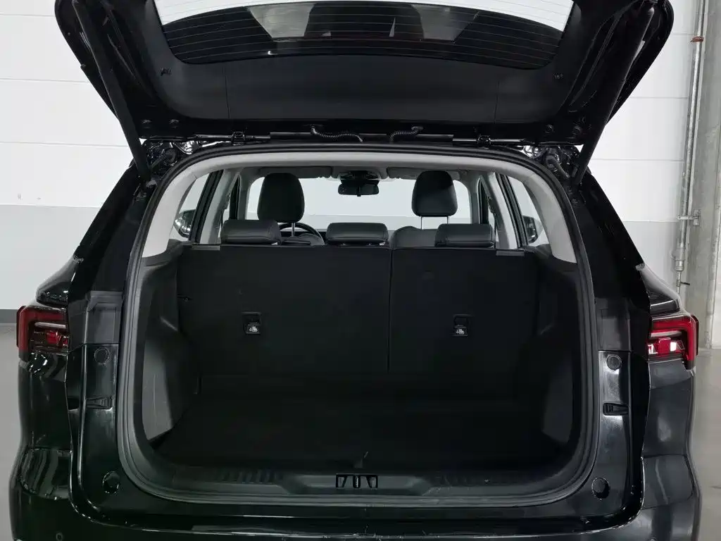 Ford Equator Sport — миниатюра 16