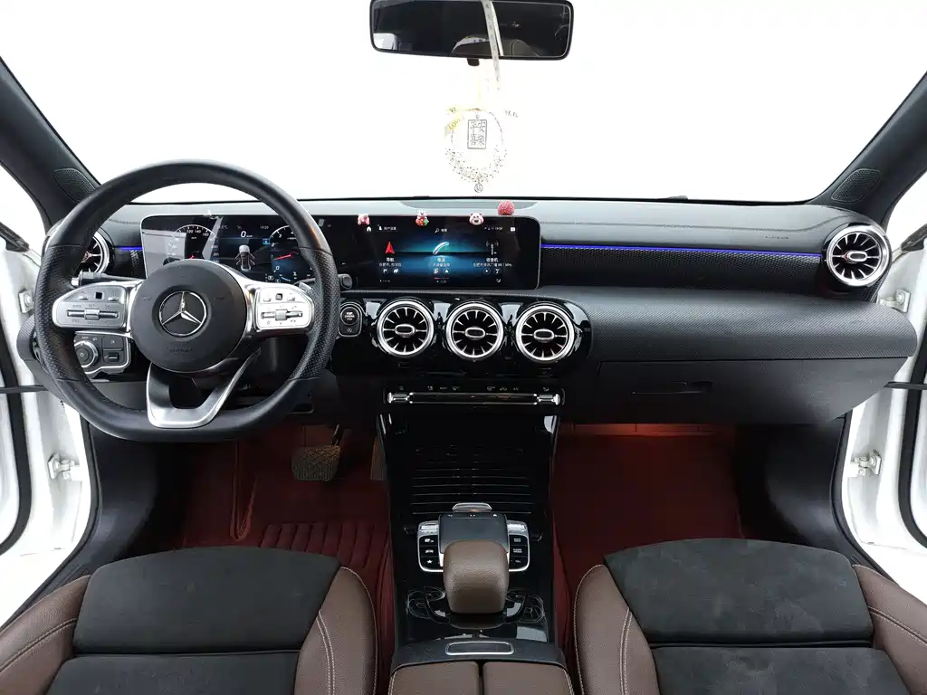 Mercedes-Benz A-Class — миниатюра 7