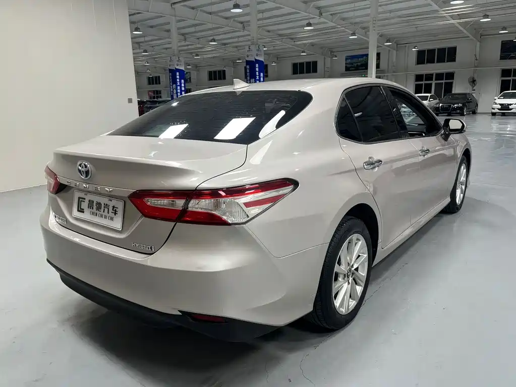Toyota Camry — миниатюра 4