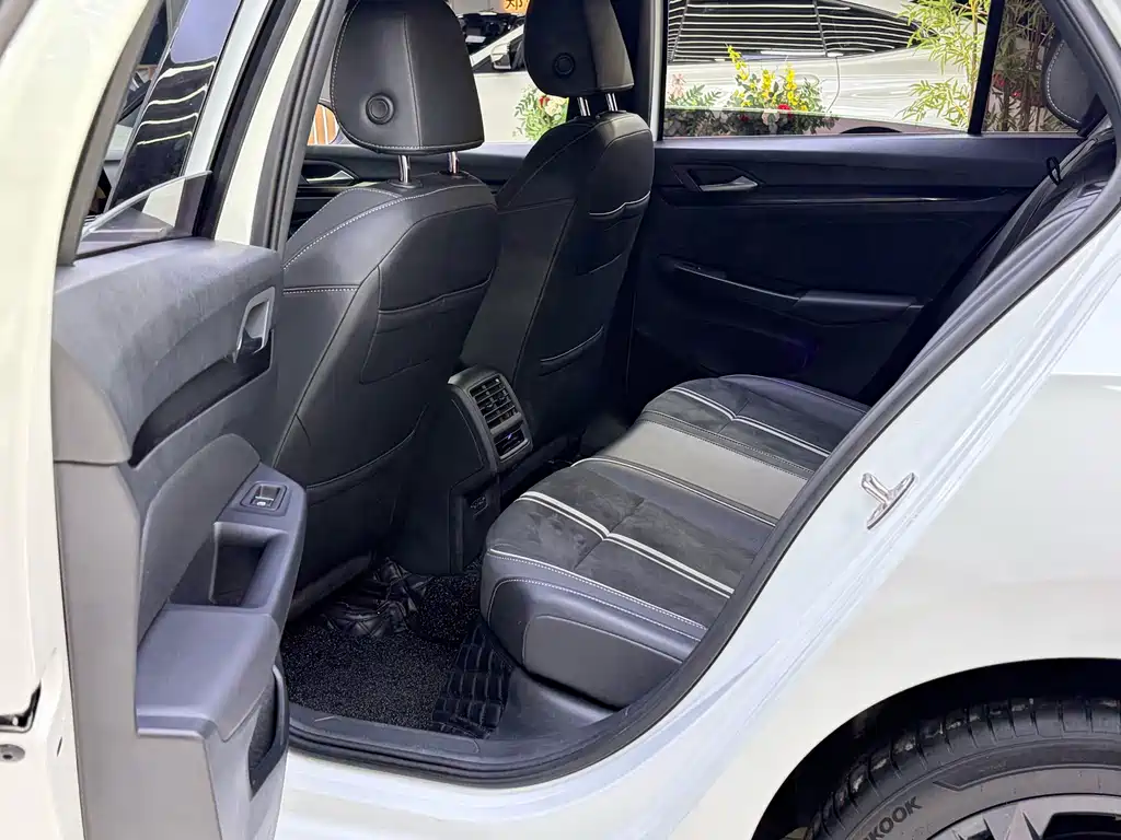 Volkswagen Golf — миниатюра 17