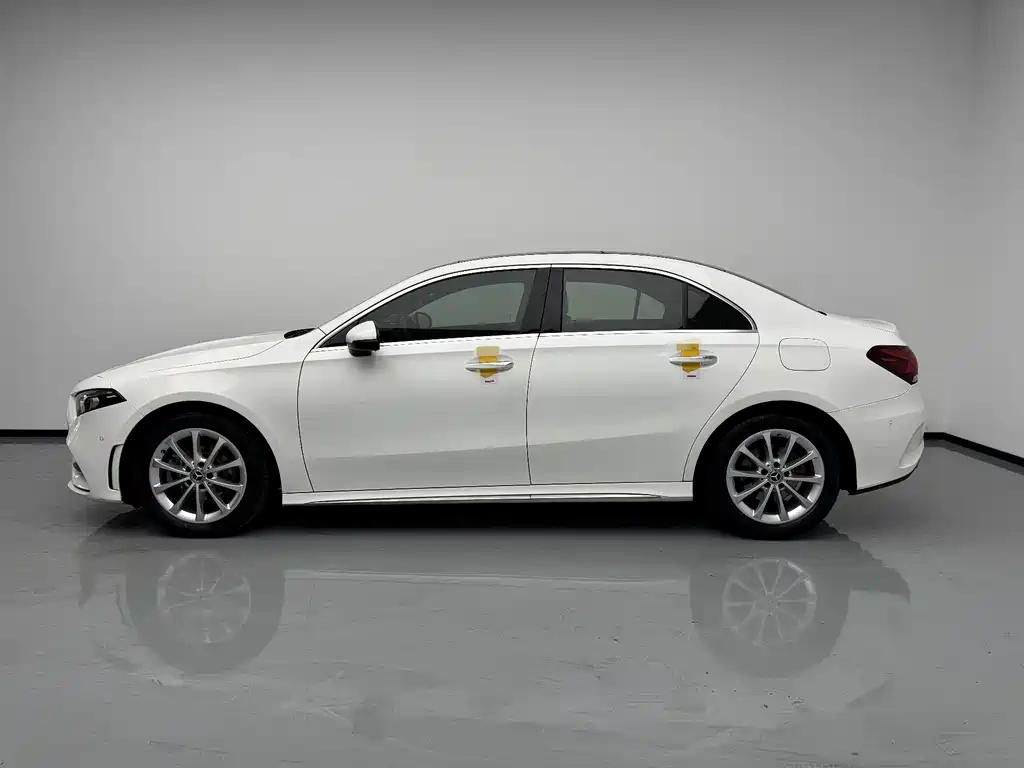 Mercedes-Benz A-Class — миниатюра 7