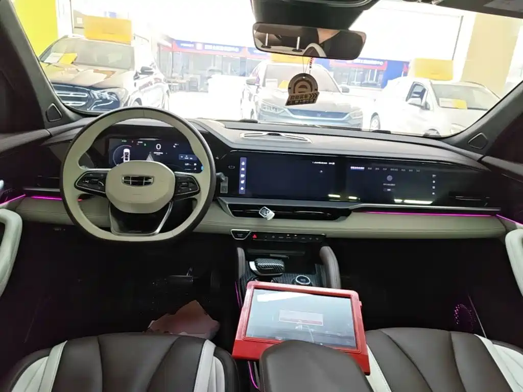 Geely Xingyue L — миниатюра 10