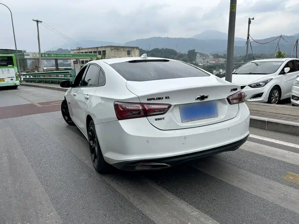 Chevrolet Malibu XL — миниатюра 12