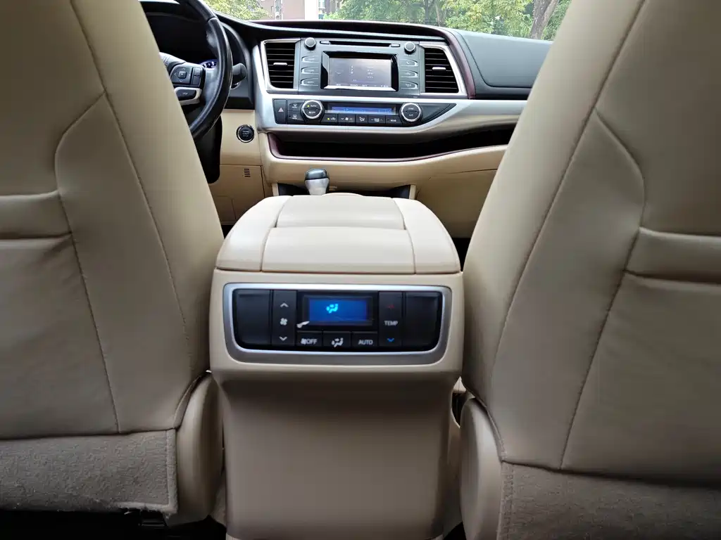 Toyota Highlander — миниатюра 18
