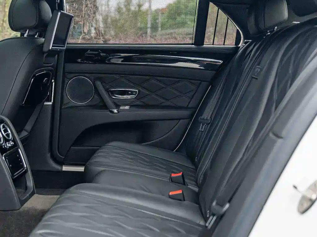 Bentley Flying Spur — миниатюра 19