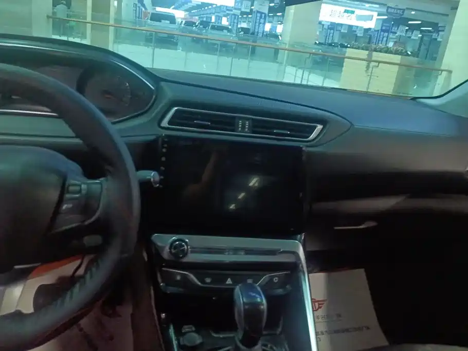 Peugeot 308 — миниатюра 13