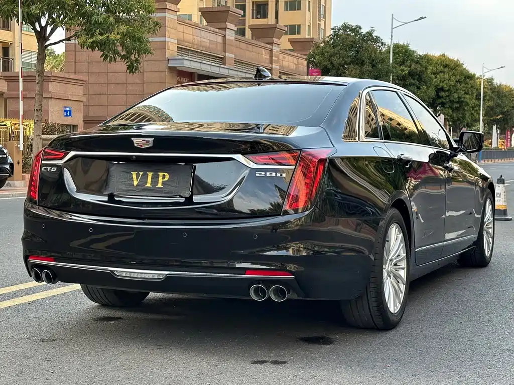 CADILLAC CT6
