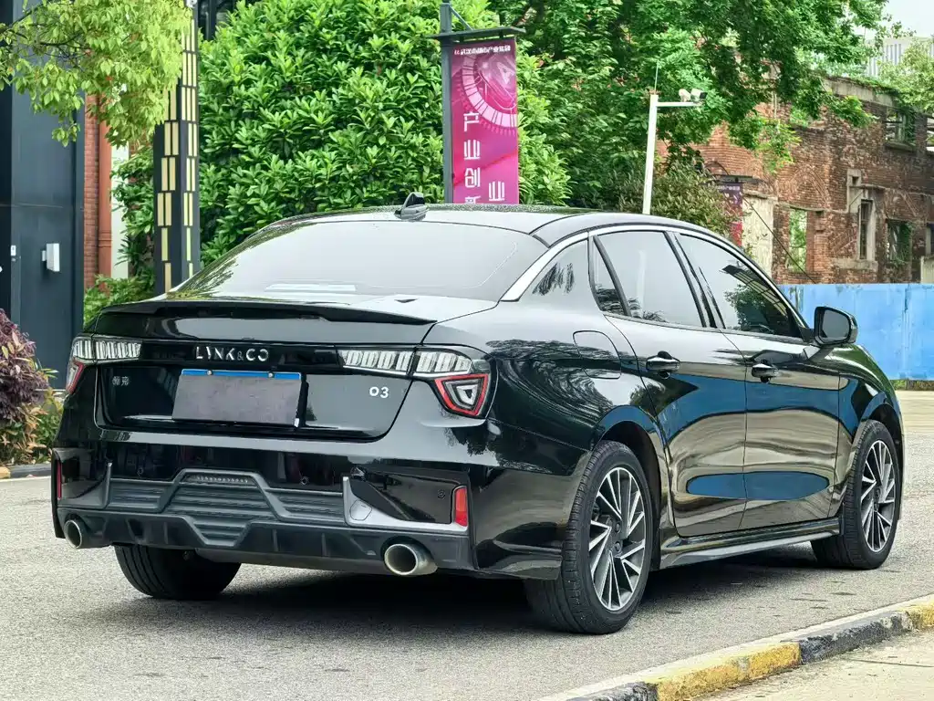 Lynk & Co 03 — миниатюра 7
