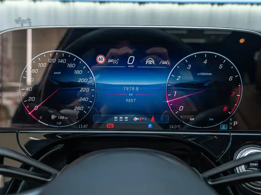 MERCEDES-BENZ E CLASS