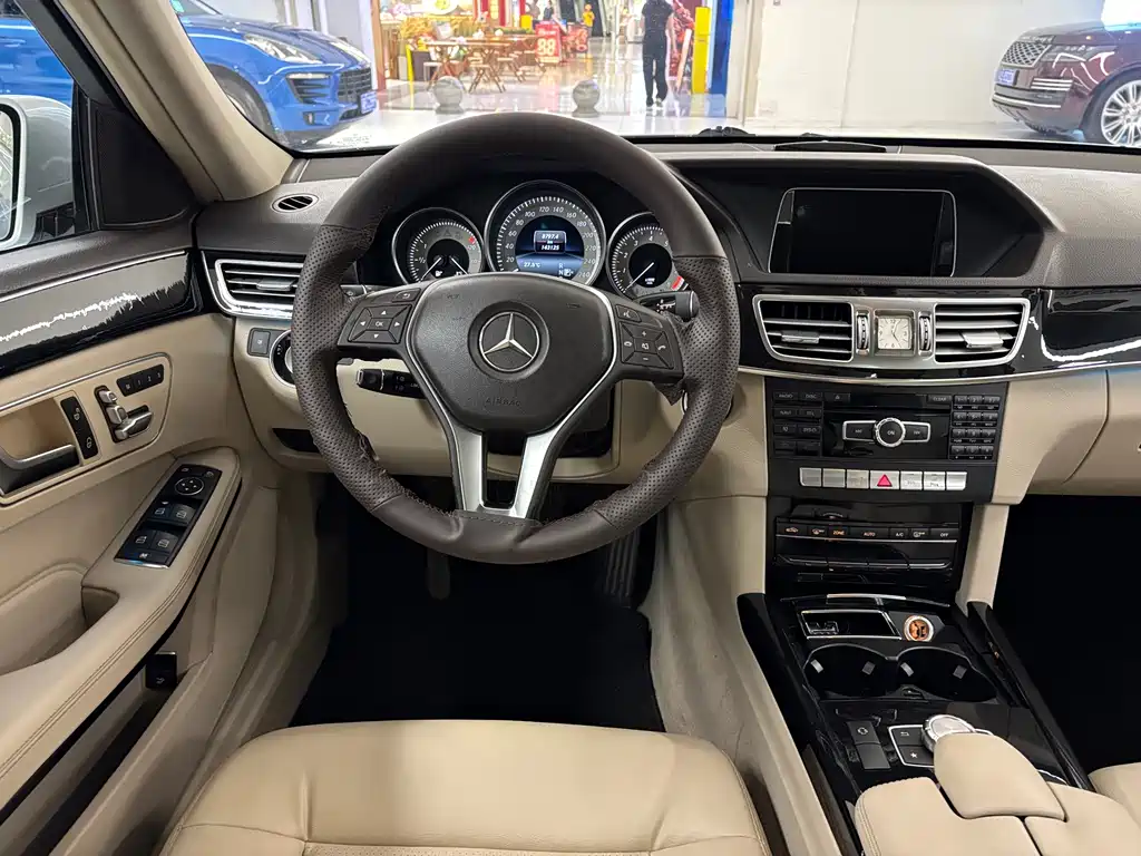 Mercedes-Benz E-Class — миниатюра 15