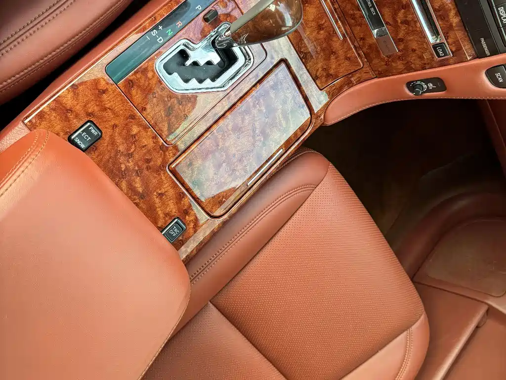 Toyota Crown — миниатюра 9