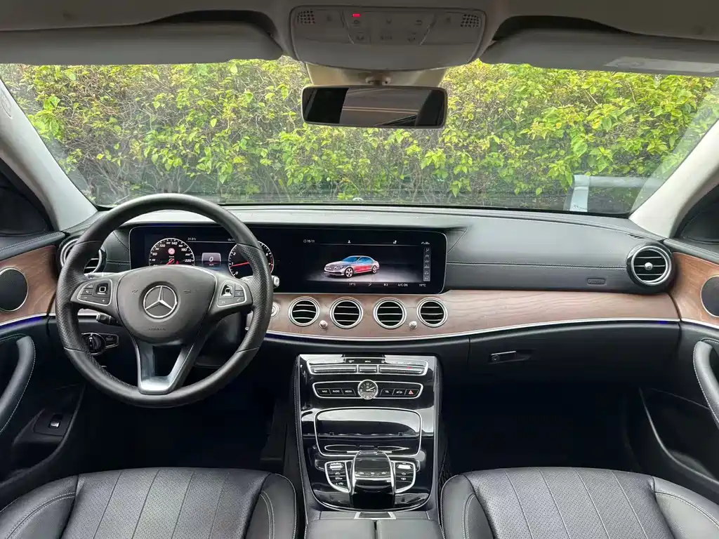 Mercedes-Benz E-Class E 2016 E 300 L Fashion