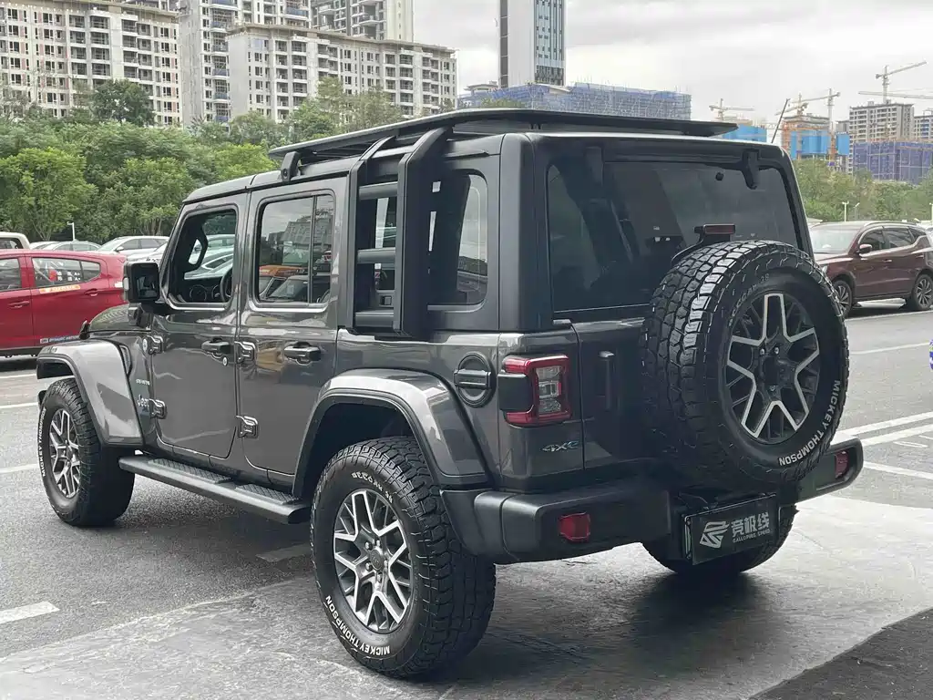 Jeep Wrangler PHEV — миниатюра 11