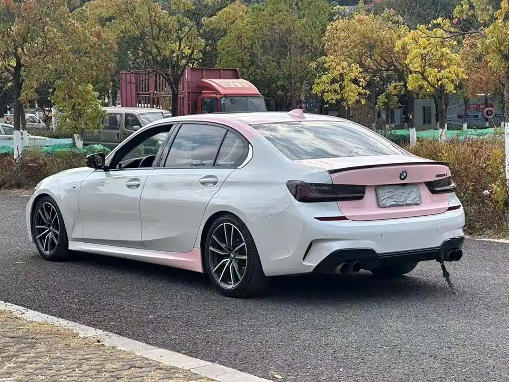 BMW 3 SERIES