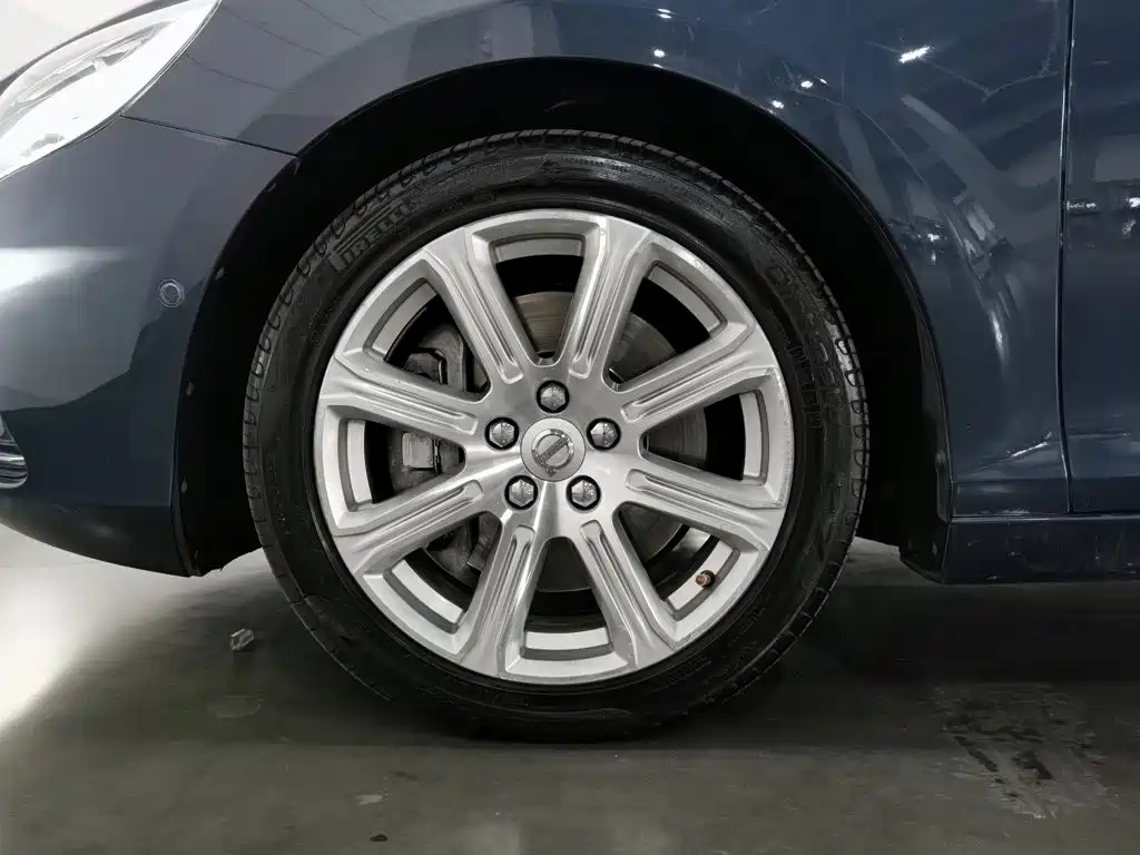 Volvo V40 — миниатюра 17