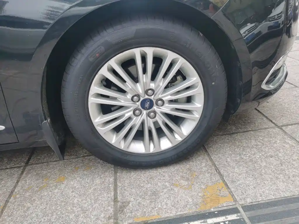 Ford Taurus — миниатюра 24