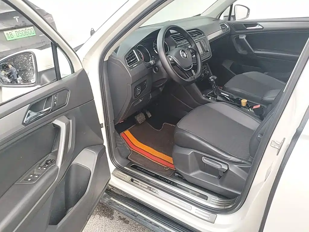 Volkswagen Tiguan L — миниатюра 16