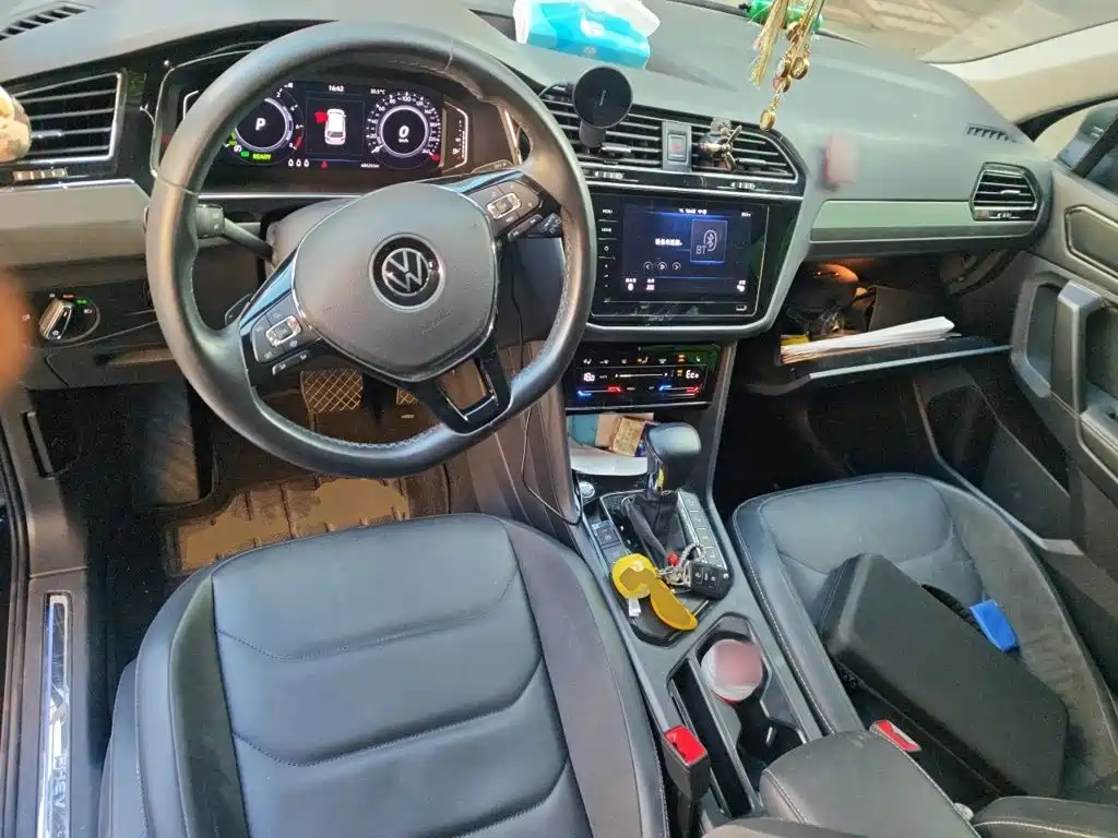 Volkswagen Tiguan L PHEV — миниатюра 10