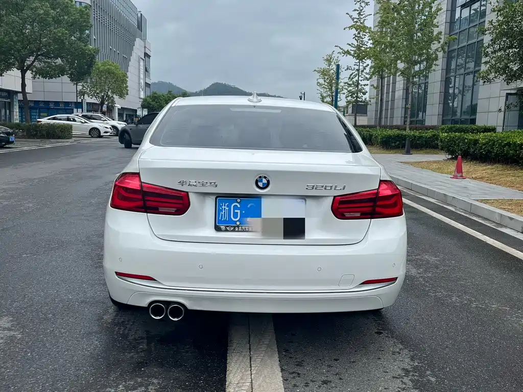 BMW 3 Series — миниатюра 11