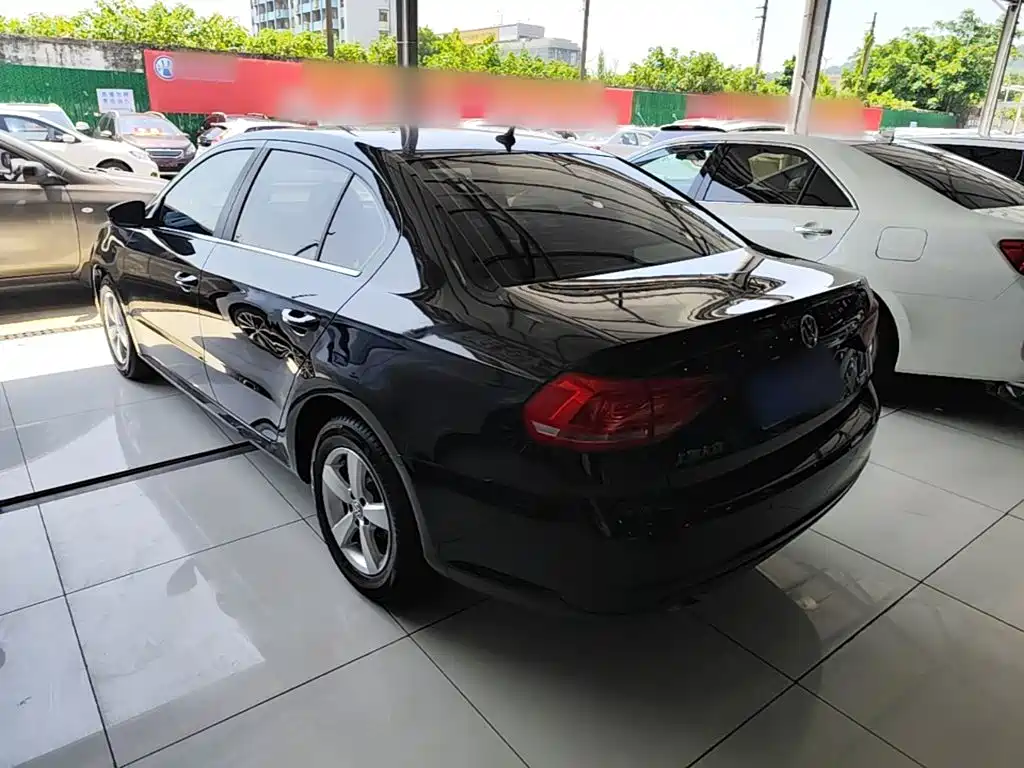 Volkswagen Lavida — миниатюра 5