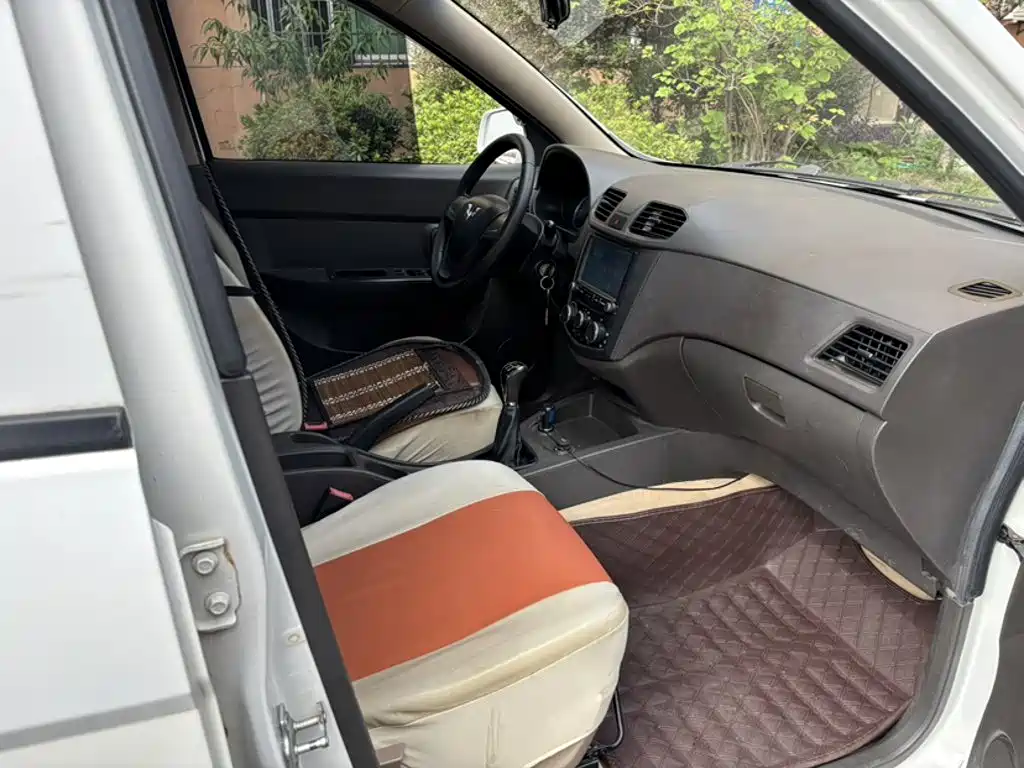 Wuling Hongguang — миниатюра 16