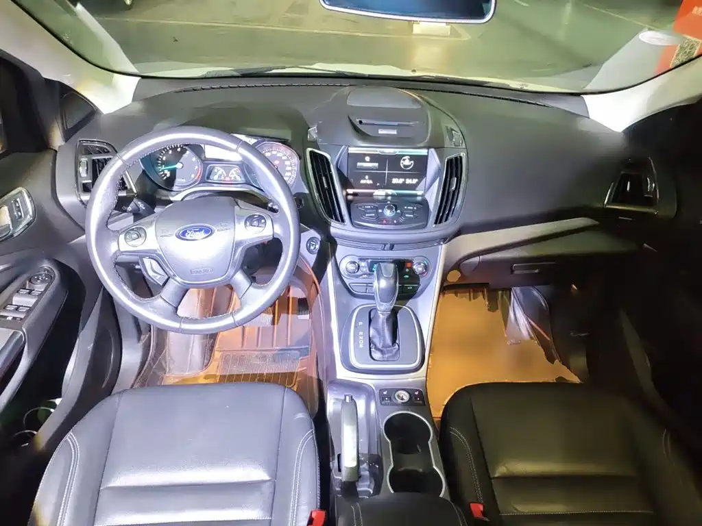 Ford Kuga — миниатюра 10