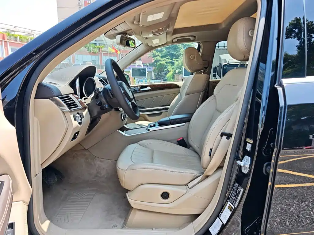 Mercedes-Benz GL-Class — миниатюра 10