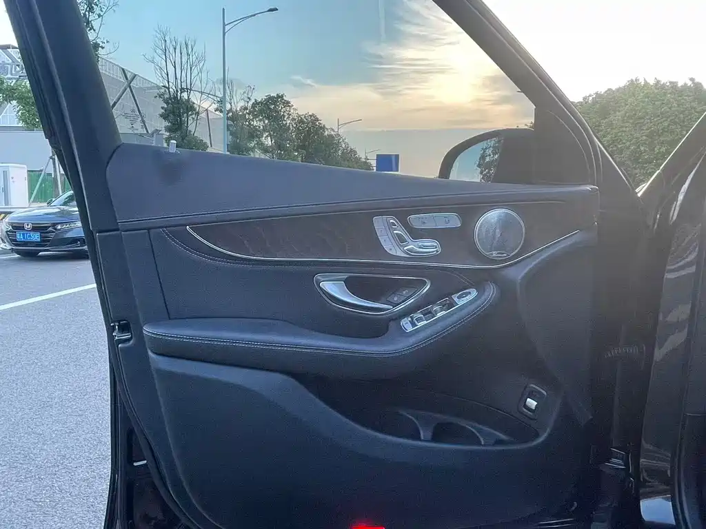 Mercedes-Benz GLC — миниатюра 11