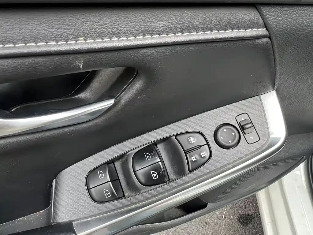 Nissan Sylphy — миниатюра 7