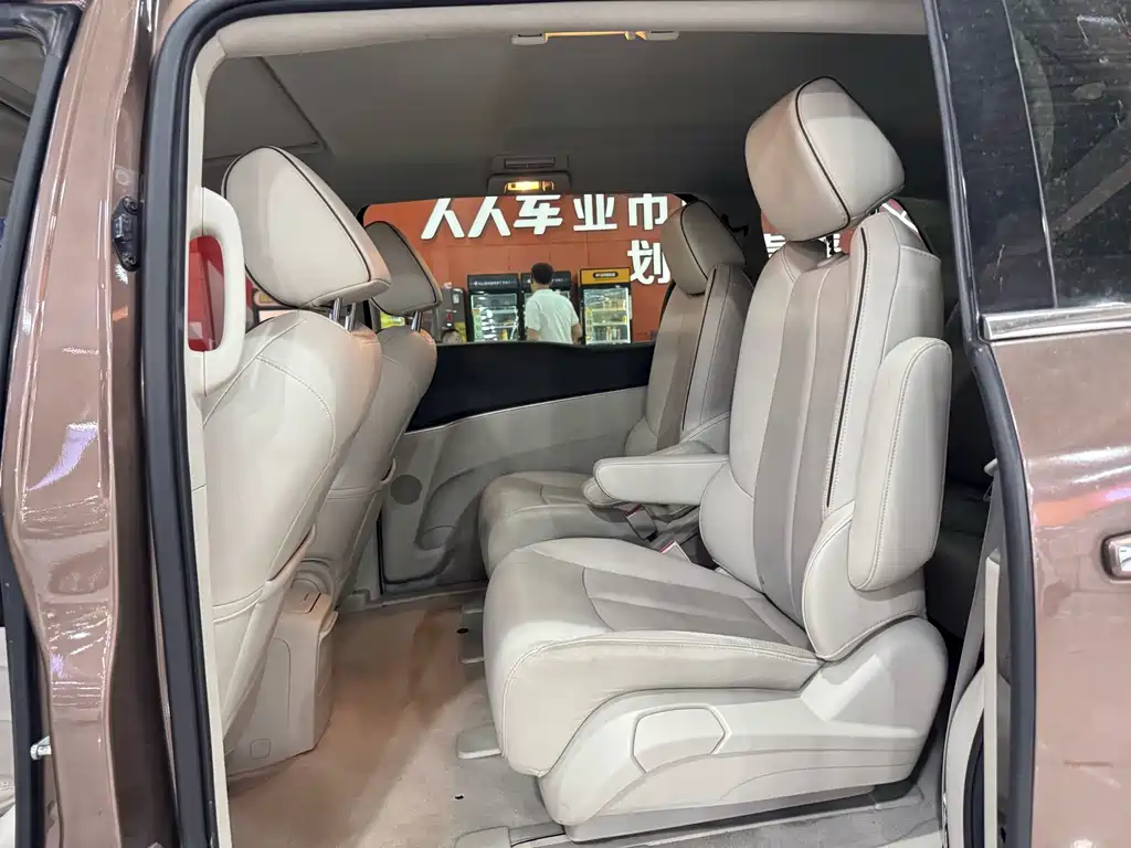 Buick GL8 — миниатюра 8