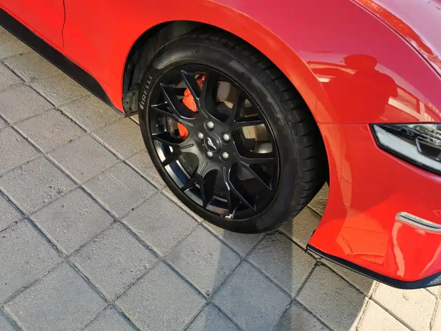 Ford Mustang — миниатюра 6
