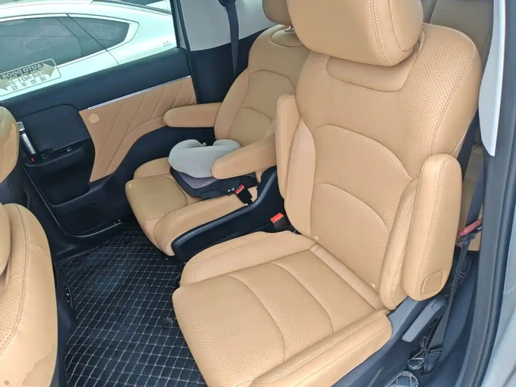 Wuling Xingguang 730 New Energy — миниатюра 17