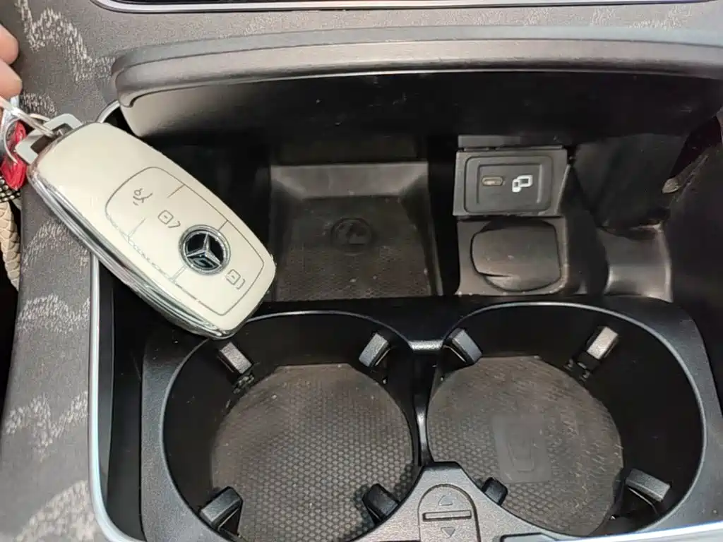 Mercedes-Benz E-Class — миниатюра 9