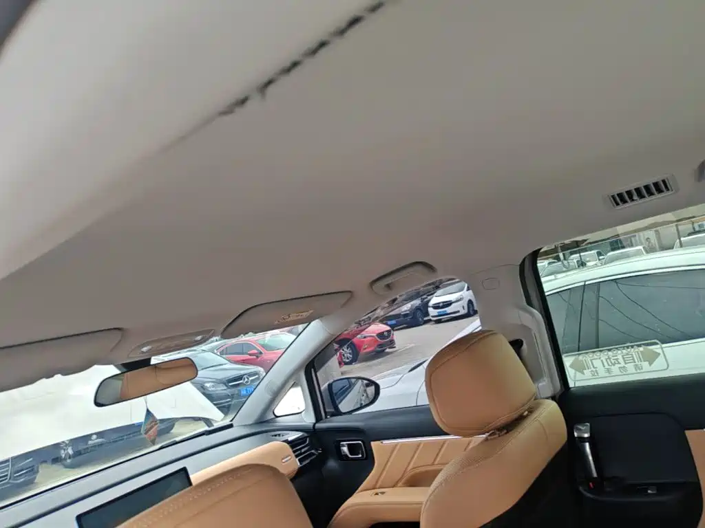 Wuling Xingguang 730 New Energy — миниатюра 18