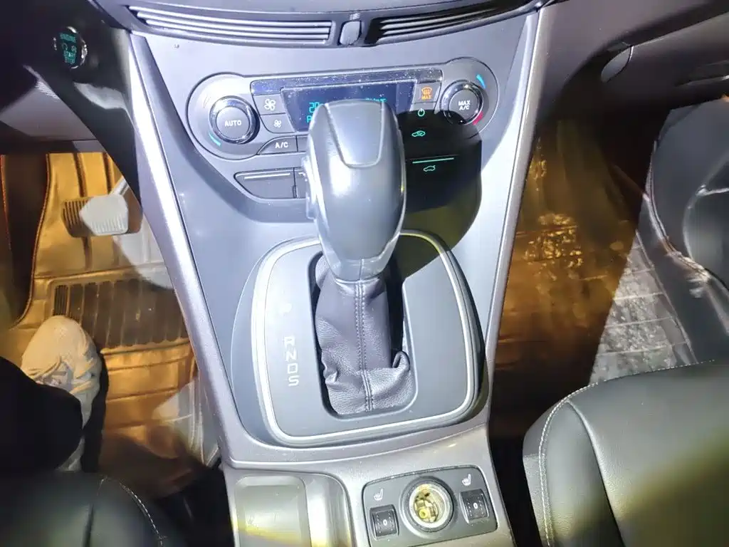 Ford Kuga — миниатюра 15