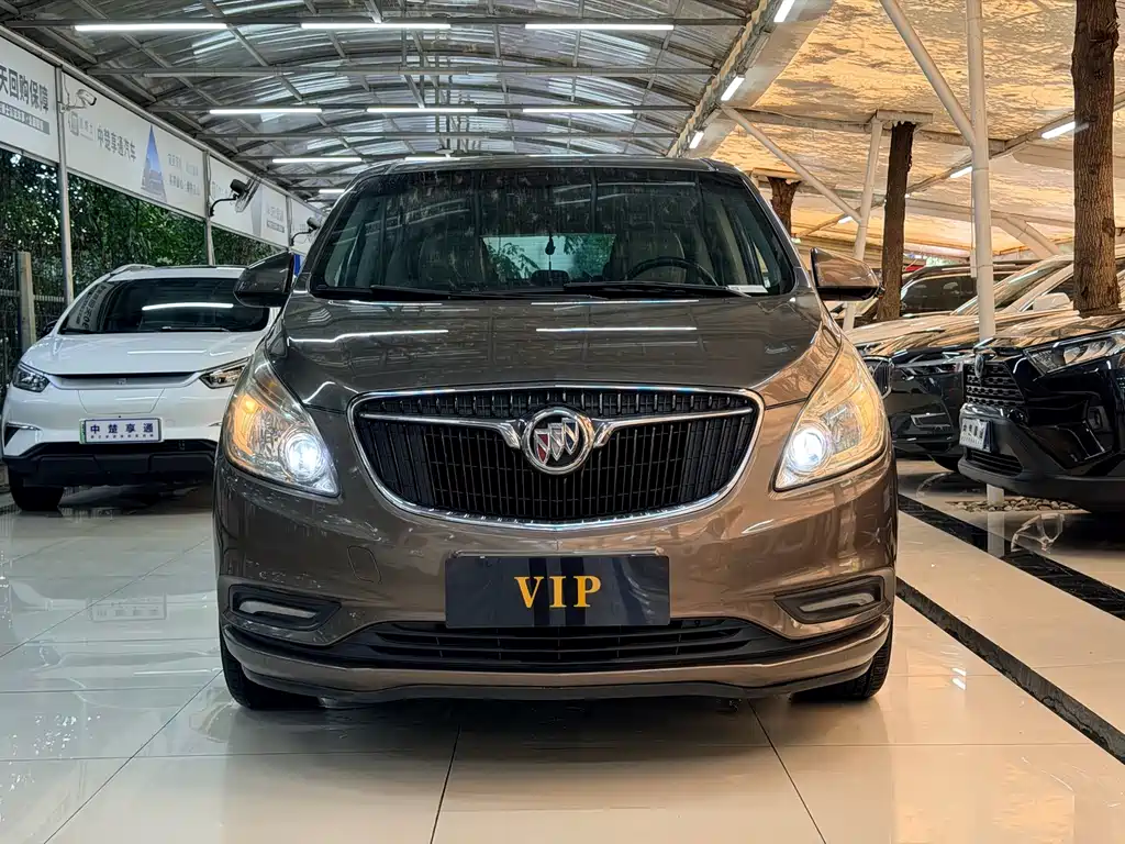 Buick GL8 — миниатюра 2