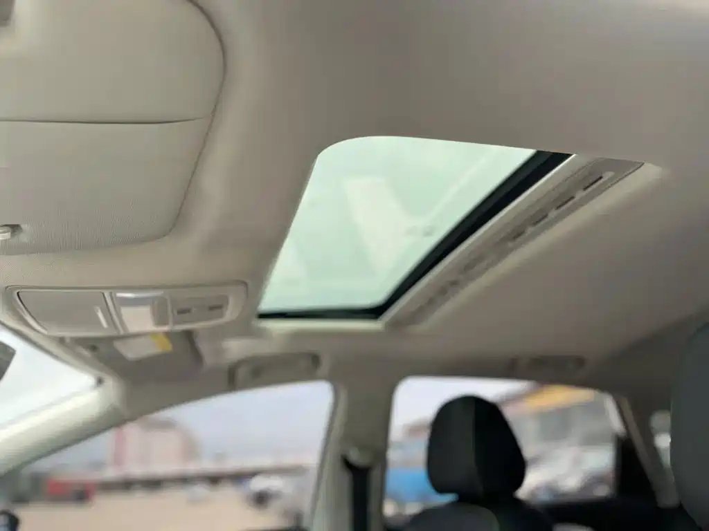 Roewe i6 MAX New Energy — миниатюра 15