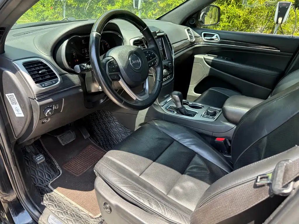 Jeep Grand Cherokee (Import) — миниатюра 11