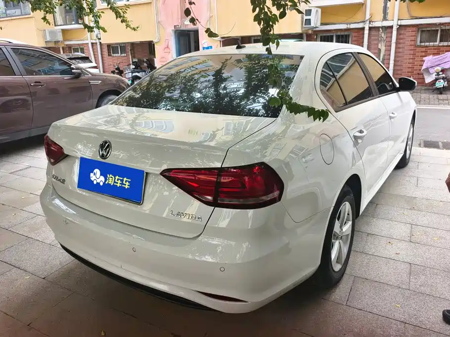 Volkswagen Lavida — миниатюра 3