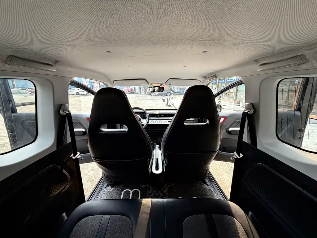 Wuling MINIEV — миниатюра 6