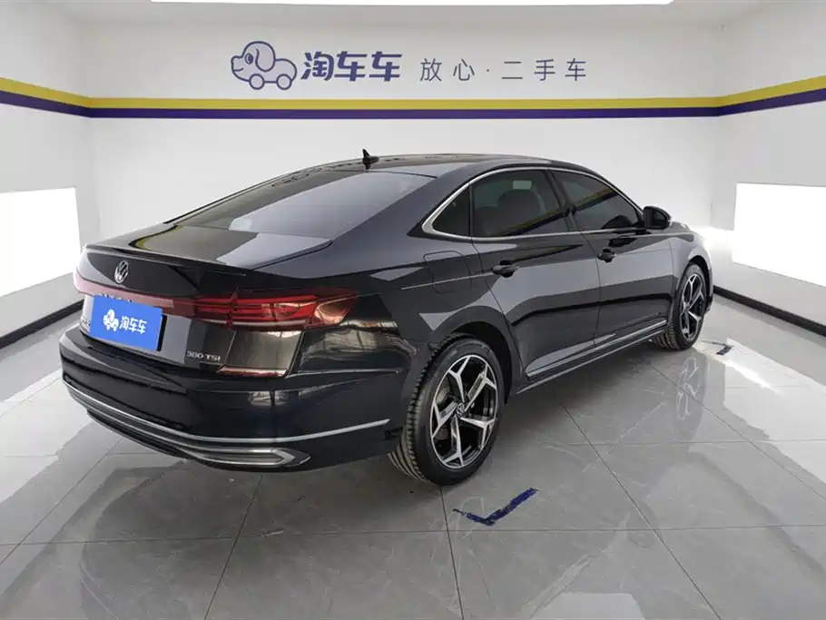 Volkswagen Passat 2024 380TSI
