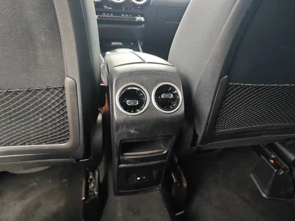 Mercedes-Benz GLA — миниатюра 13