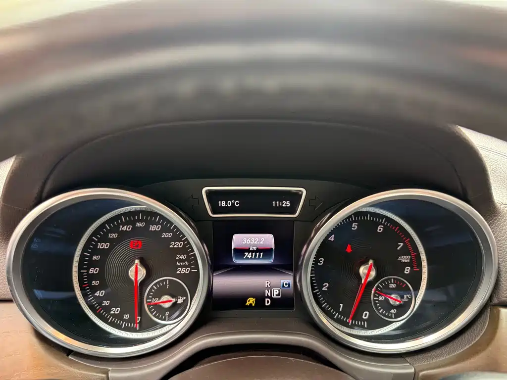 Mercedes-Benz GLE (Import) — миниатюра 18