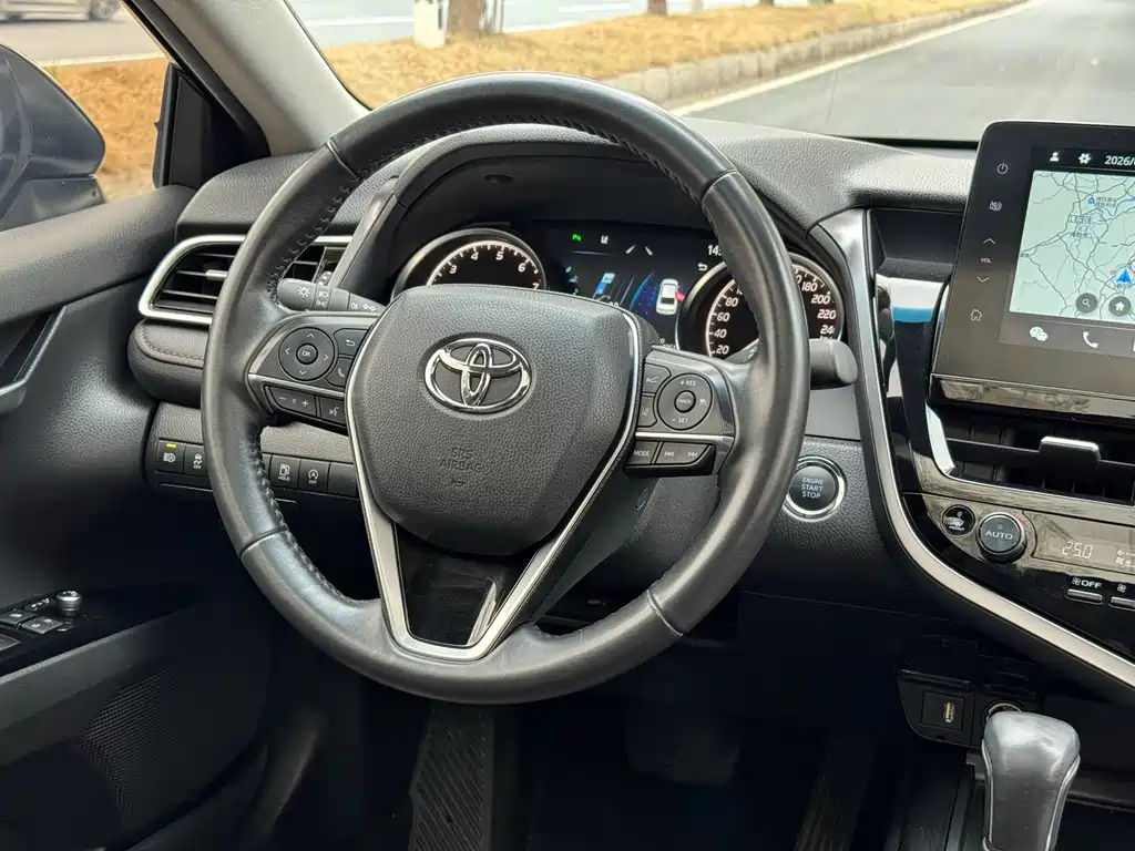 TOYOTA CAMRY
