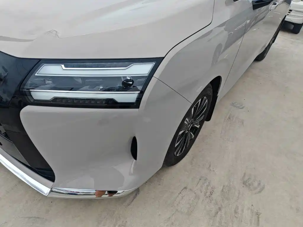 Wuling Xingguang 730 New Energy — миниатюра 24
