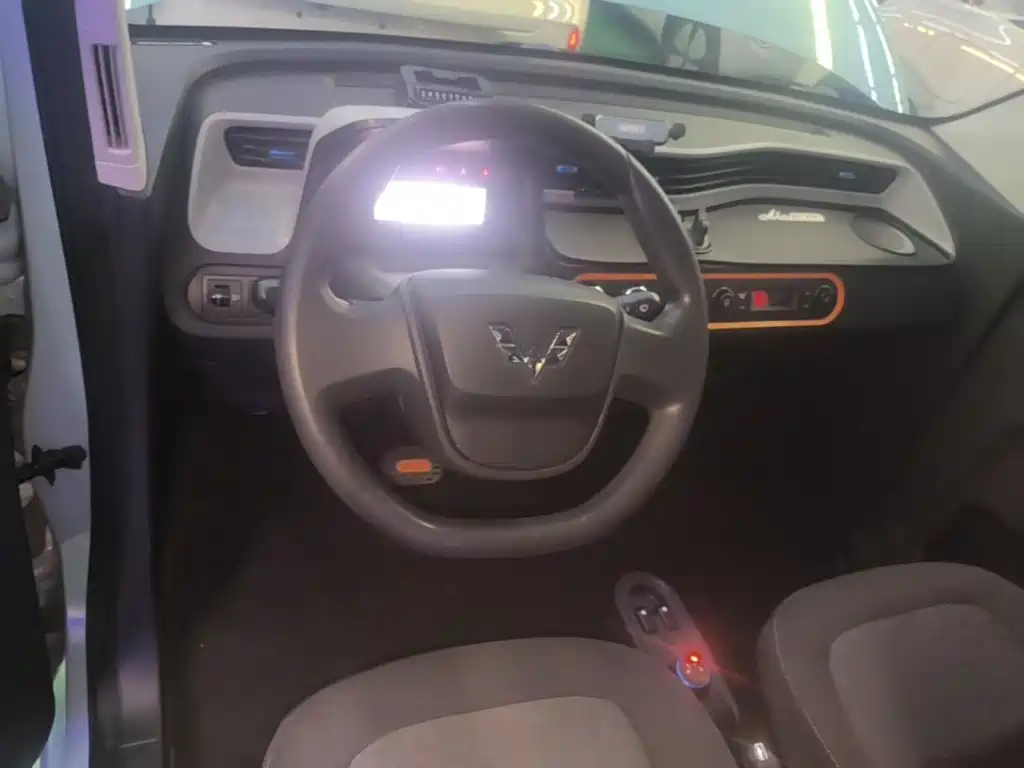 Wuling MINIEV — миниатюра 10