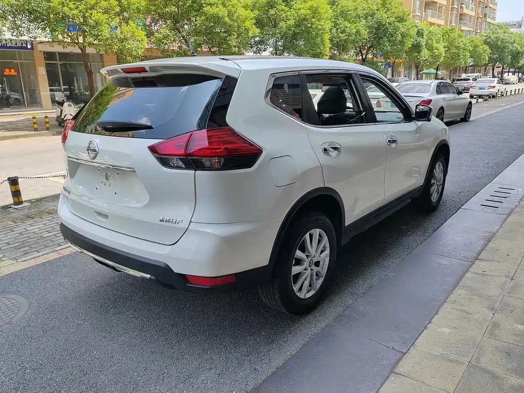 Nissan X-Trail — миниатюра 6