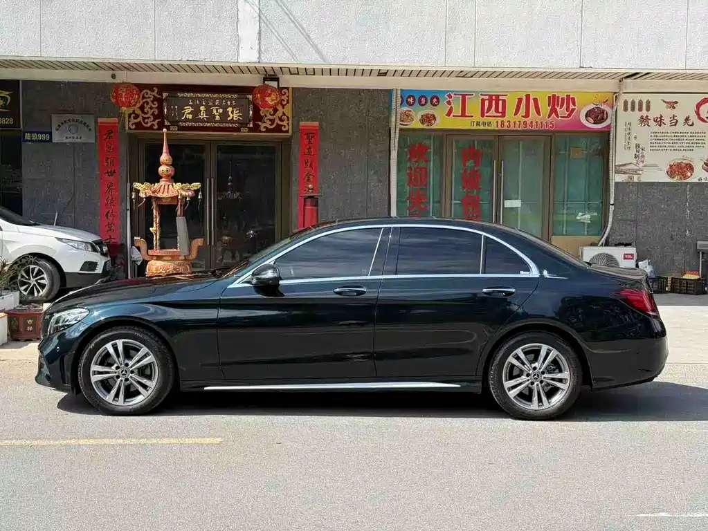 Mercedes-Benz C-Class — миниатюра 3