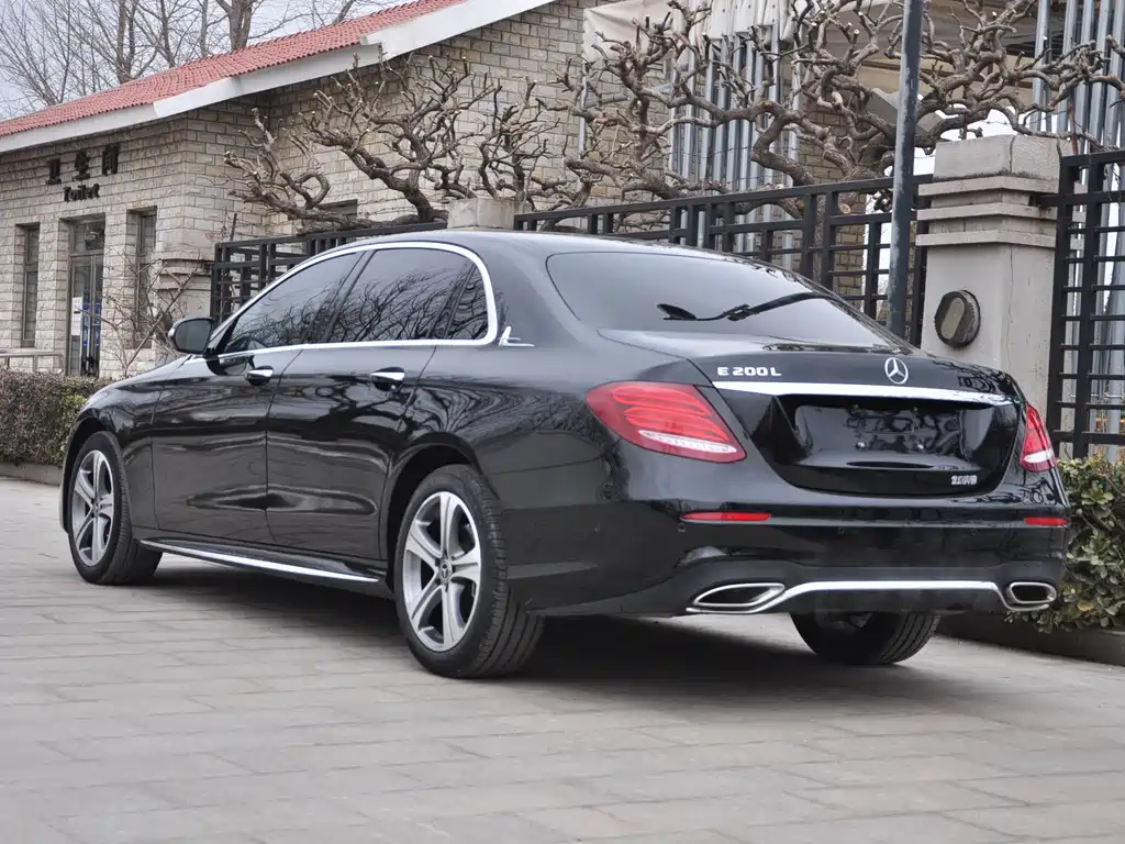 MERCEDES-BENZ E CLASS